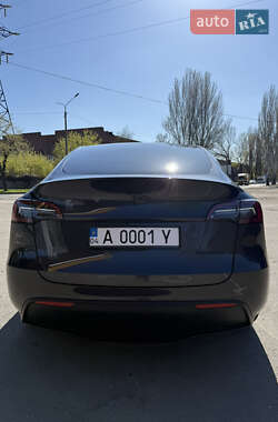 Позашляховик / Кросовер Tesla Model Y 2024 в 