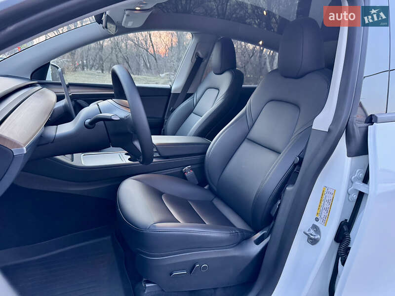 Позашляховик / Кросовер Tesla Model Y 2022 в Києві