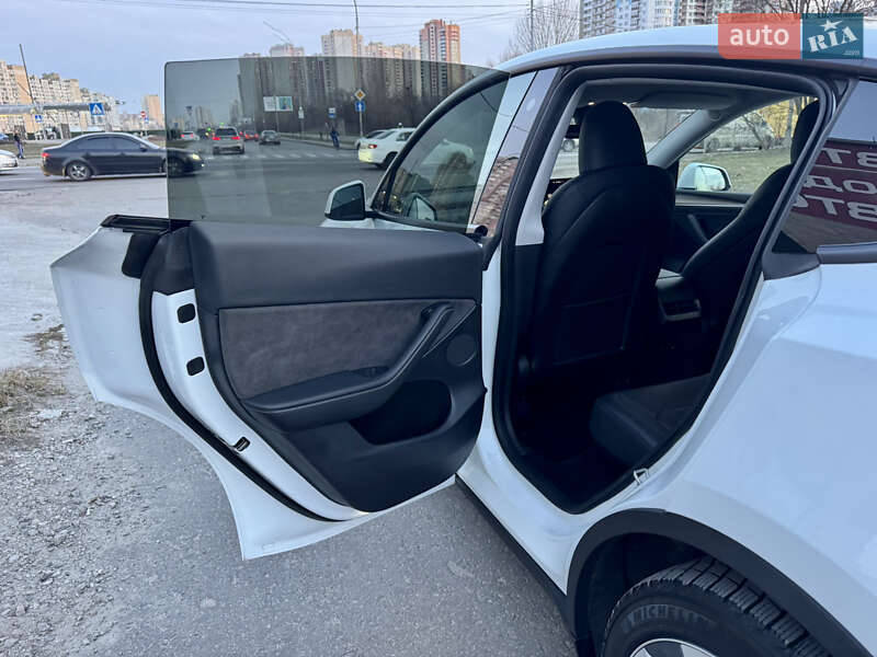 Позашляховик / Кросовер Tesla Model Y 2022 в Києві