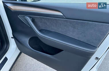 Внедорожник / Кроссовер Tesla Model Y 2022 в 