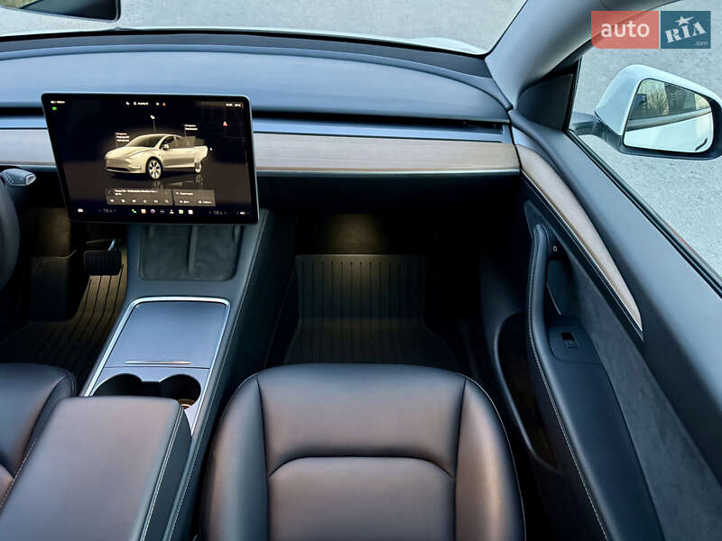 Позашляховик / Кросовер Tesla Model Y 2022 в Києві