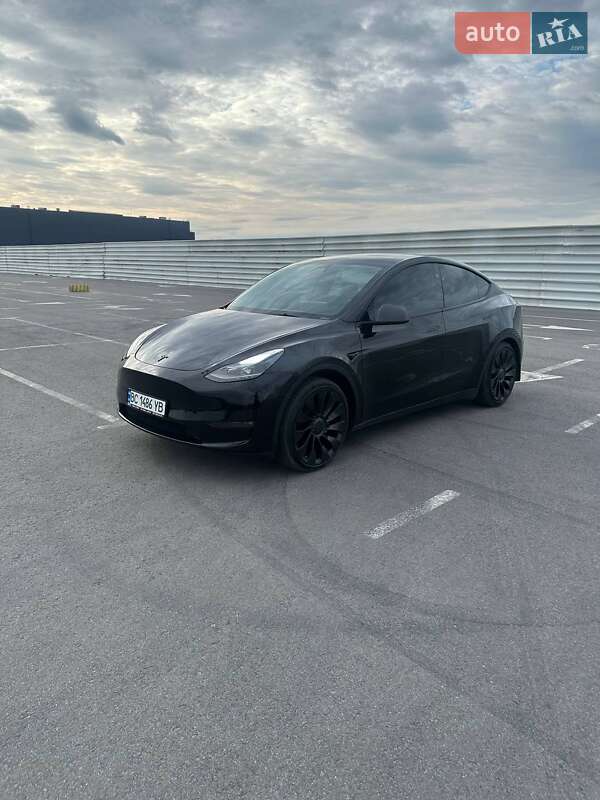Позашляховик / Кросовер Tesla Model Y 2023 в Львові