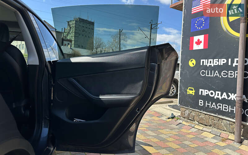Позашляховик / Кросовер Tesla Model Y 2021 в Стрию