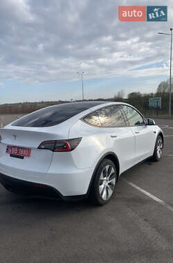 Позашляховик / Кросовер Tesla Model Y 2021 в 