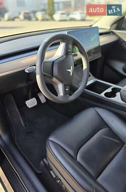 Позашляховик / Кросовер Tesla Model Y 2021 в 