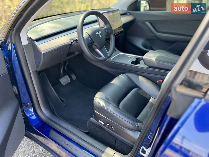 Позашляховик / Кросовер Tesla Model Y 2021 в Харкові