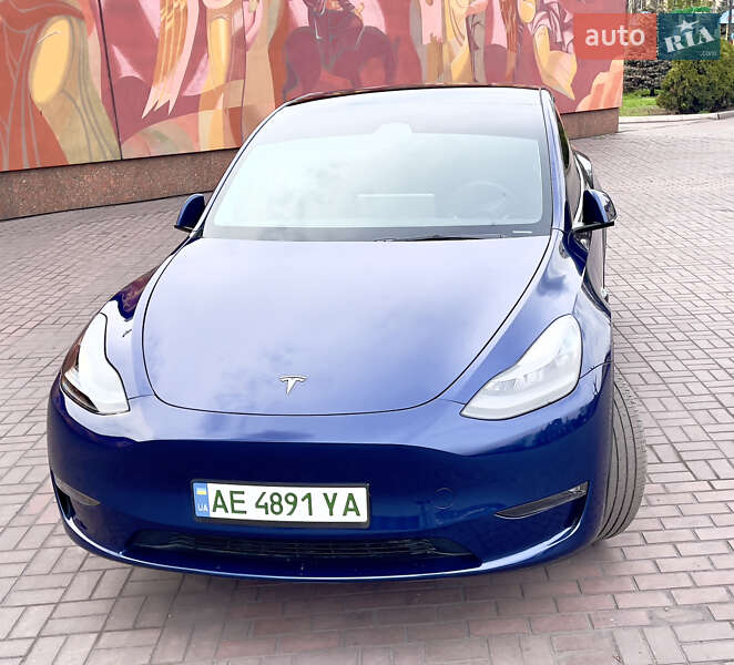 Позашляховик / Кросовер Tesla Model Y 2023 в 