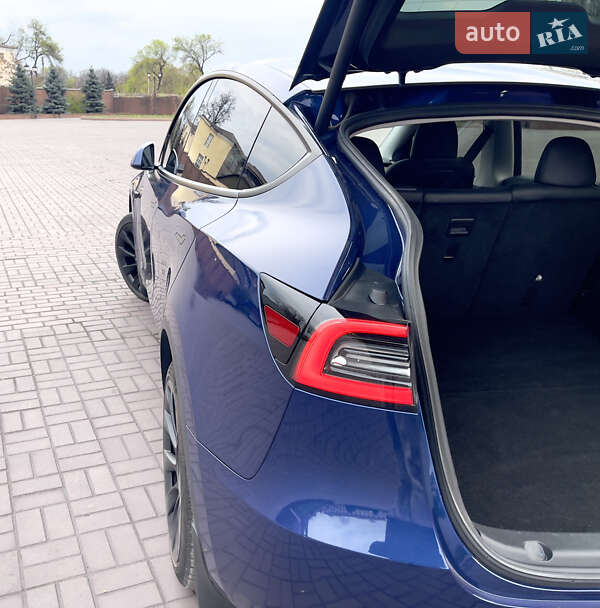 Внедорожник / Кроссовер Tesla Model Y 2023 в Каменском