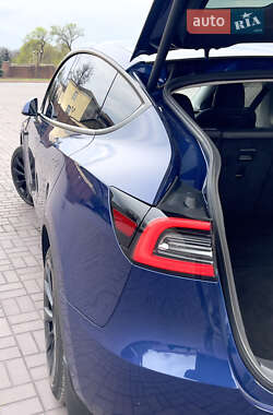 Позашляховик / Кросовер Tesla Model Y 2023 в 