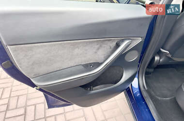 Позашляховик / Кросовер Tesla Model Y 2023 в 