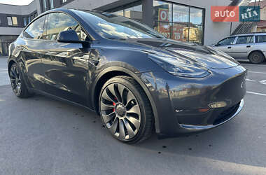 Позашляховик / Кросовер Tesla Model Y 2024 в 