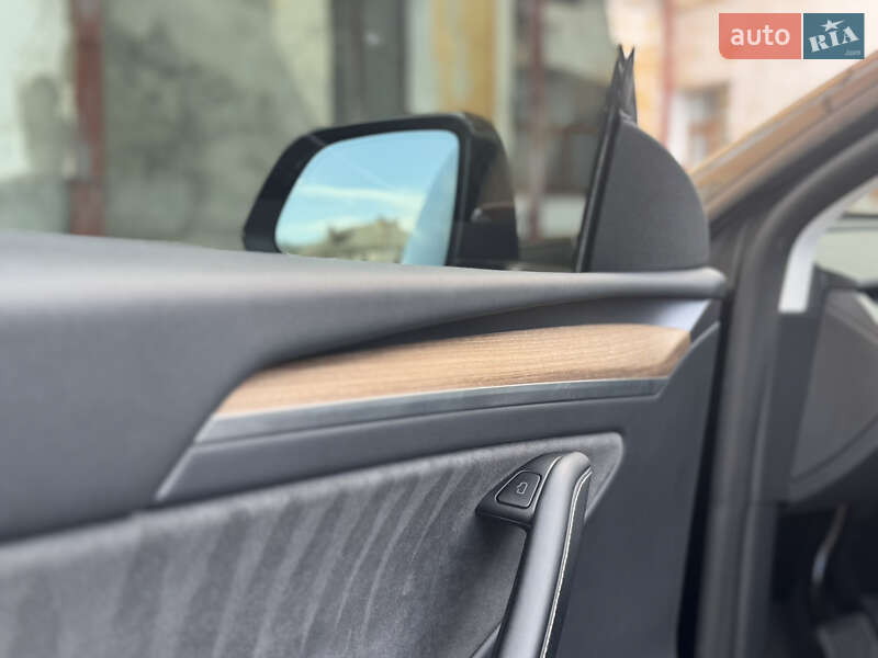 Внедорожник / Кроссовер Tesla Model Y 2022 в Дубно