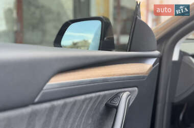 Внедорожник / Кроссовер Tesla Model Y 2022 в 