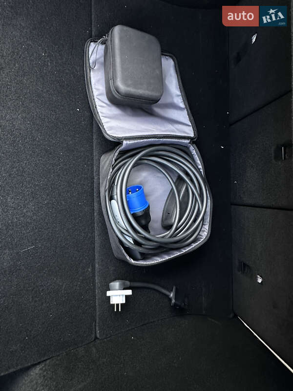 Внедорожник / Кроссовер Tesla Model Y 2023 в Львове фото 21 Внедорожник / Кроссовер Tesla Model Y 2023 в Львове