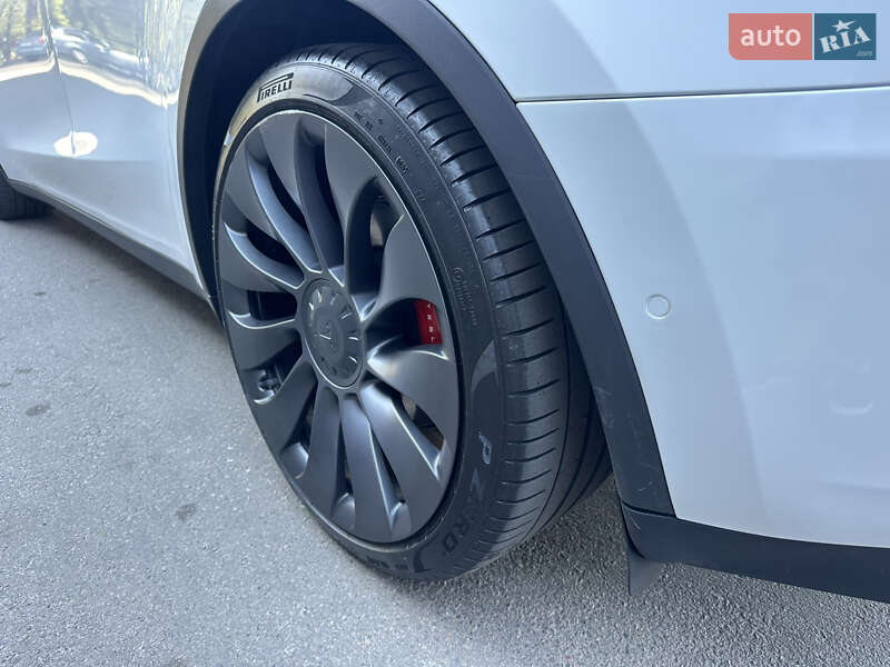 Внедорожник / Кроссовер Tesla Model Y 2021 в Кривом Роге