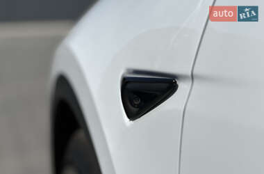 Внедорожник / Кроссовер Tesla Model Y 2021 в 