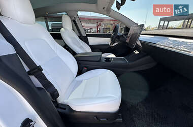Внедорожник / Кроссовер Tesla Model Y 2021 в 