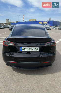 Внедорожник / Кроссовер Tesla Model Y 2021 в 