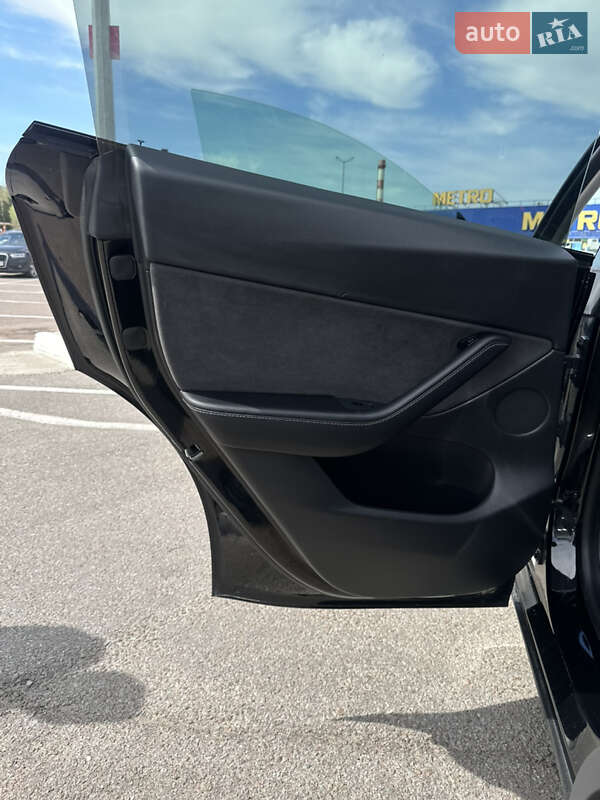 Позашляховик / Кросовер Tesla Model Y 2021 в Житомирі
