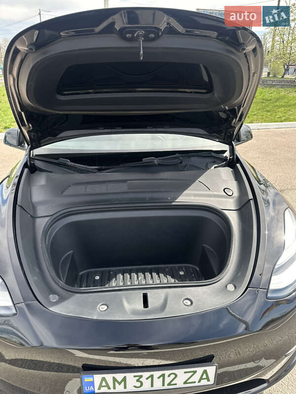 Позашляховик / Кросовер Tesla Model Y 2021 в Житомирі
