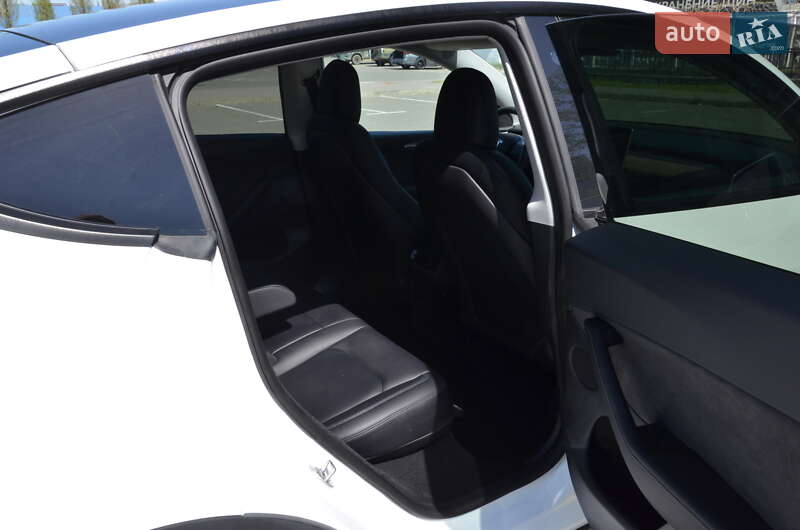 Внедорожник / Кроссовер Tesla Model Y 2022 в Киеве