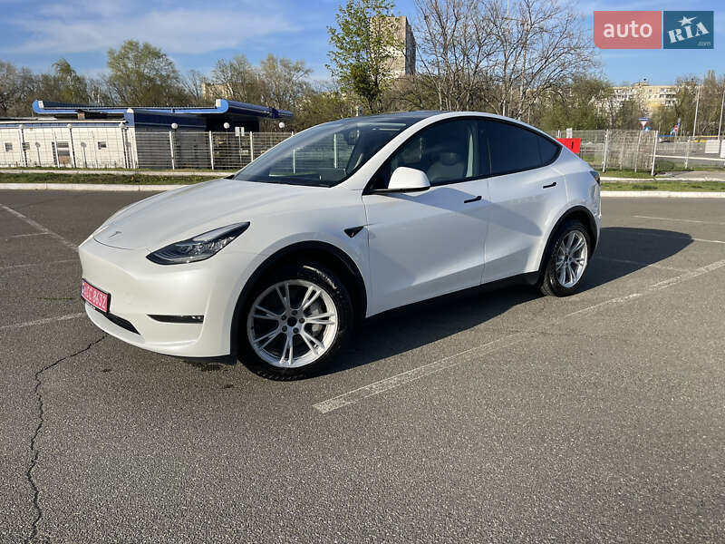 Внедорожник / Кроссовер Tesla Model Y 2023 в Киеве