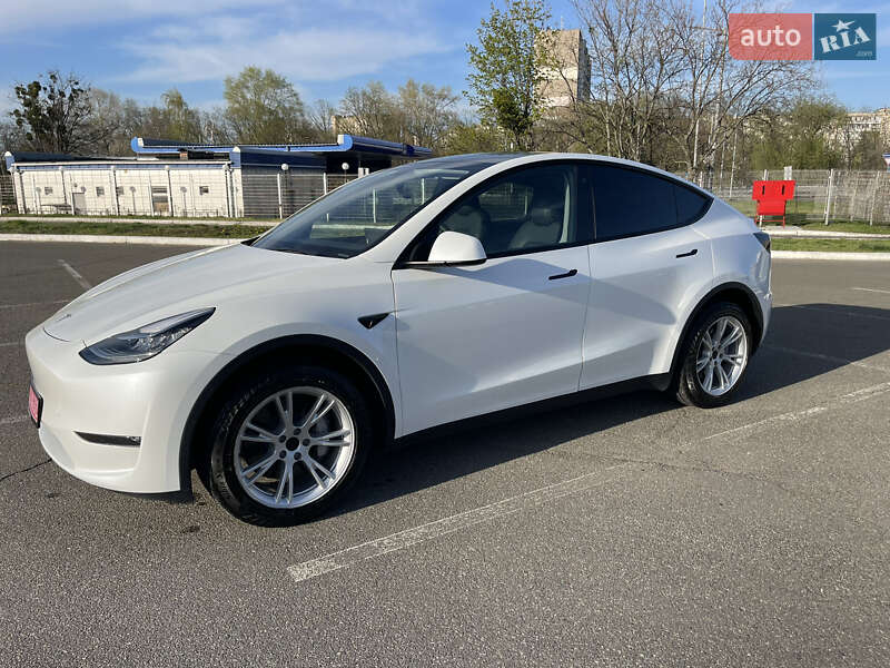 Внедорожник / Кроссовер Tesla Model Y 2023 в Киеве