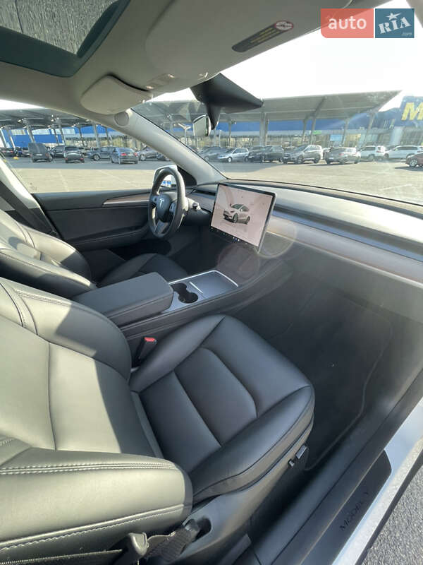 Внедорожник / Кроссовер Tesla Model Y 2023 в Киеве