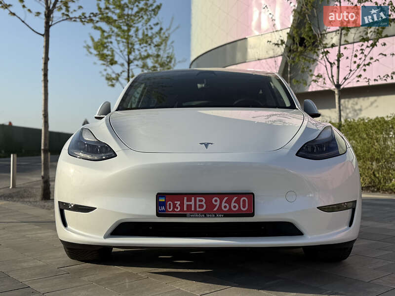 Внедорожник / Кроссовер Tesla Model Y 2023 в Киеве