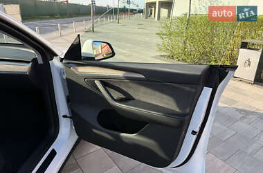 Внедорожник / Кроссовер Tesla Model Y 2023 в 
