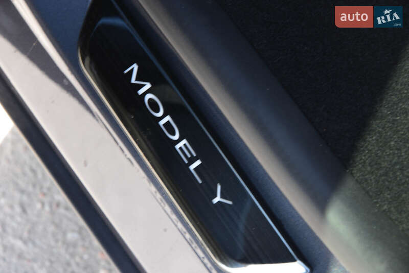 Внедорожник / Кроссовер Tesla Model Y 2022 в Полтаве