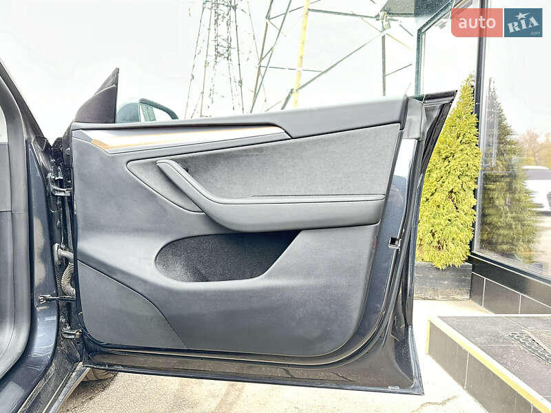 Внедорожник / Кроссовер Tesla Model Y 2024 в Харькове