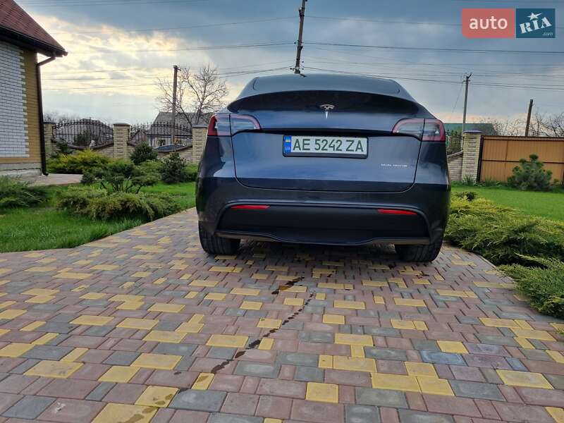 Внедорожник / Кроссовер Tesla Model Y 2023 в Новомосковске