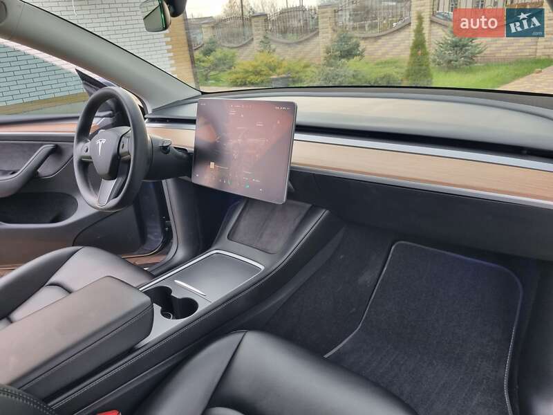 Внедорожник / Кроссовер Tesla Model Y 2023 в Новомосковске