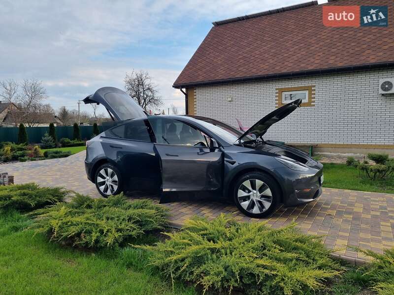Внедорожник / Кроссовер Tesla Model Y 2023 в Новомосковске
