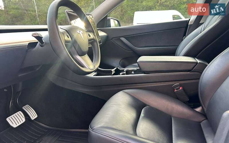 Внедорожник / Кроссовер Tesla Model Y 2020 в Черновцах