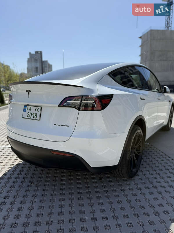 Внедорожник / Кроссовер Tesla Model Y 2022 в Киеве