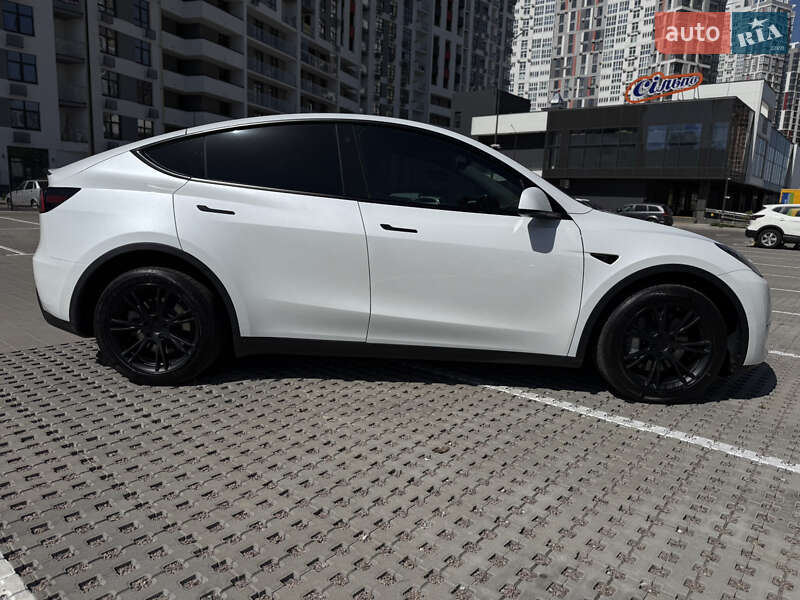 Внедорожник / Кроссовер Tesla Model Y 2022 в Киеве