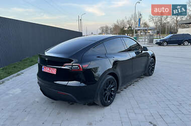 Позашляховик / Кросовер Tesla Model Y 2023 в 