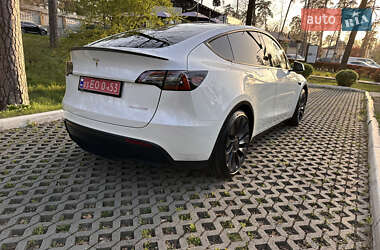 Внедорожник / Кроссовер Tesla Model Y 2024 в 