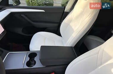 Внедорожник / Кроссовер Tesla Model Y 2024 в 