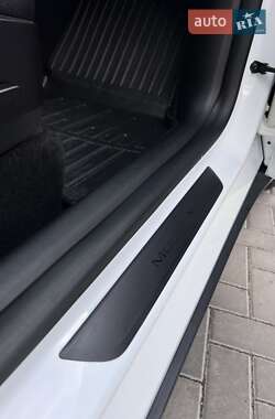 Внедорожник / Кроссовер Tesla Model Y 2022 в 
