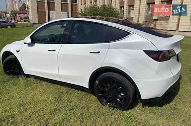 Позашляховик / Кросовер Tesla Model Y 2023 в 