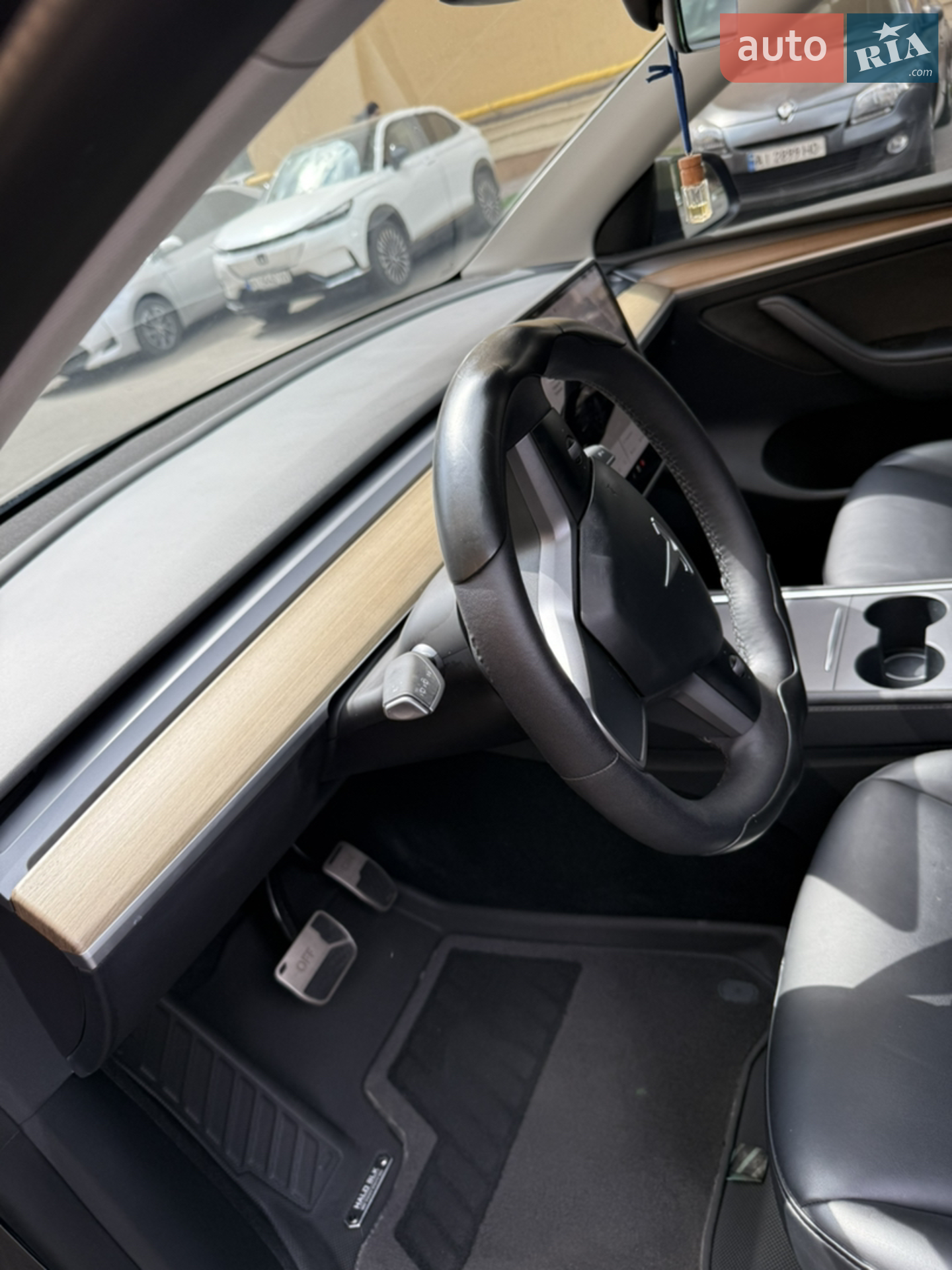 2022 Tesla Model Y - мініатюра 13