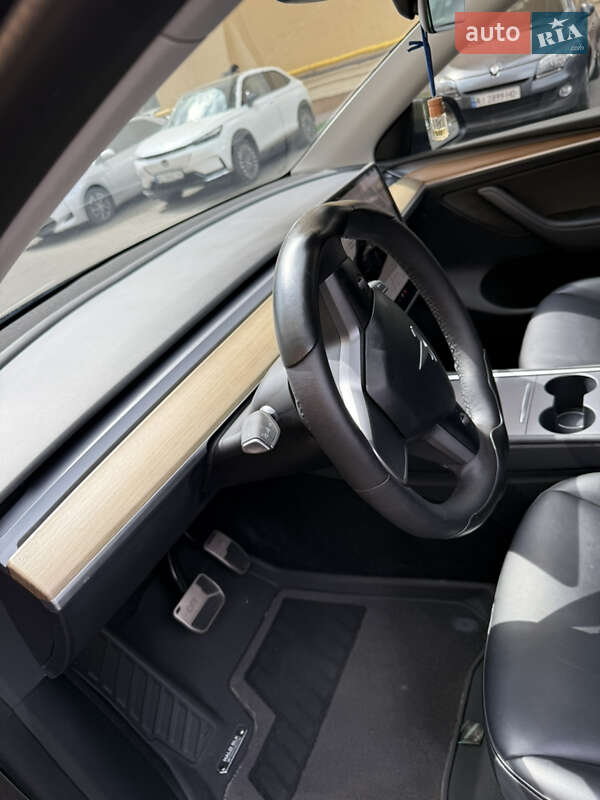 Внедорожник / Кроссовер Tesla Model Y 2022 в Киеве