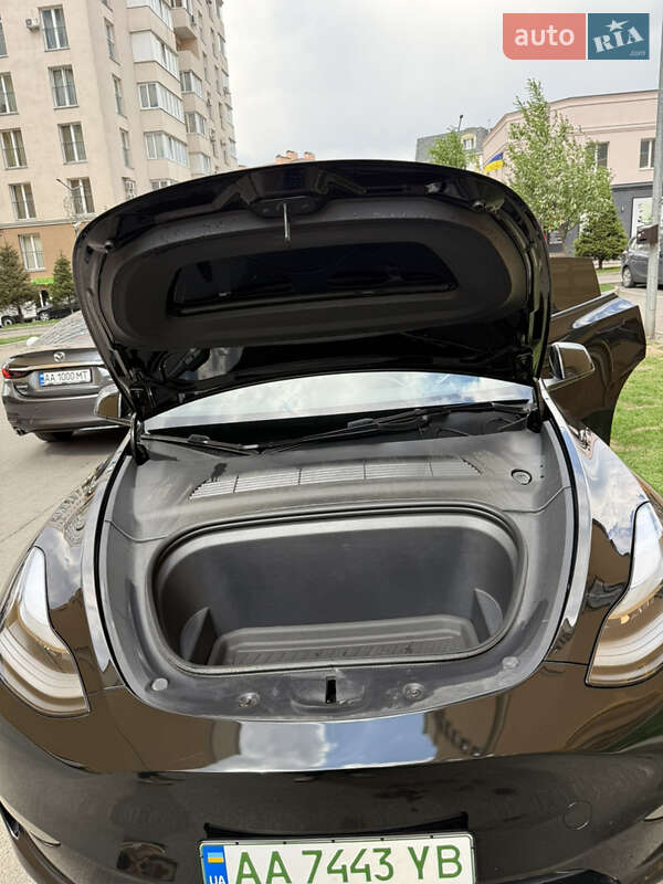Позашляховик / Кросовер Tesla Model Y 2022 в Києві фото 27 Позашляховик / Кросовер Tesla Model Y 2022 в Києві
