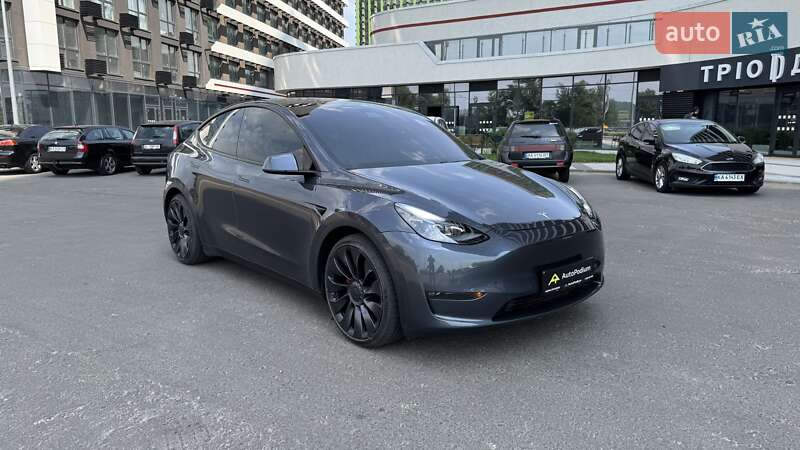 Внедорожник / Кроссовер Tesla Model Y 2021 в Киеве