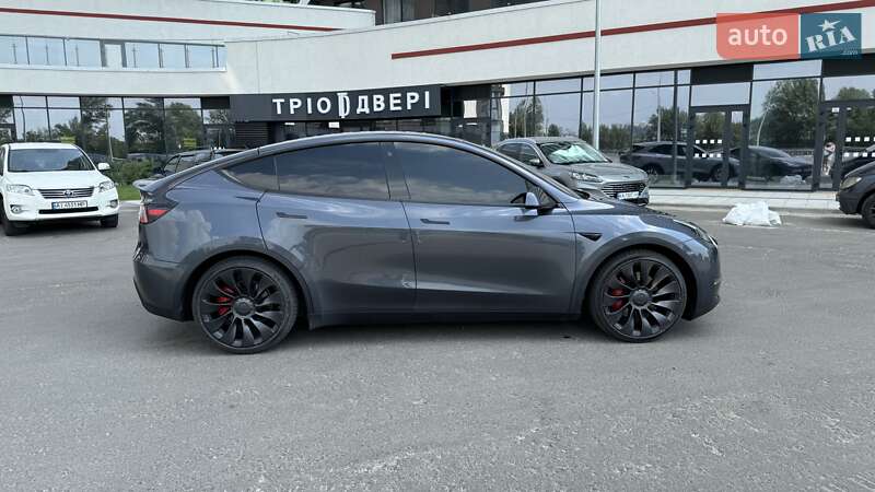 Внедорожник / Кроссовер Tesla Model Y 2021 в Киеве