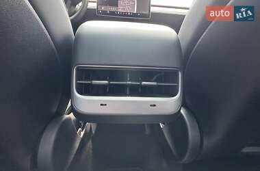 Внедорожник / Кроссовер Tesla Model Y 2021 в 