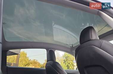 Внедорожник / Кроссовер Tesla Model Y 2021 в 